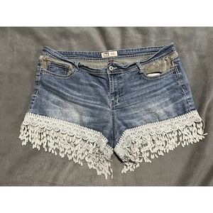 Womens LEI Jean Shorts Camo Lace Fringe ASHLEY LOW RISE Stretch Size 17R
